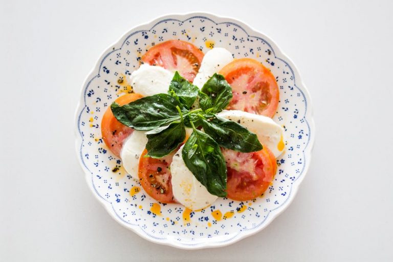 4 IDEAL SKIN FRIENDLY & DELICIOUS DRESSINGS BY LIZ EARLE