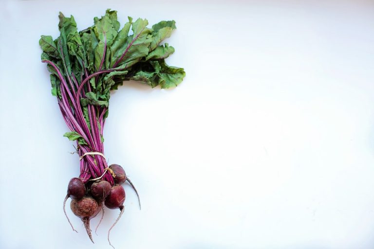 THE IDEAL RECIPE FOR LENTIL, ROASTED BEETROOT & PARSLEY SALAD
