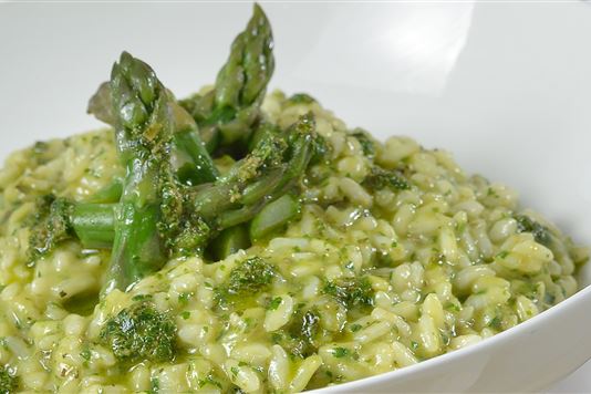 THE IDEAL SUMMER RECIPE: OVEN BAKED RISOTTO WITH ASPARAGUS