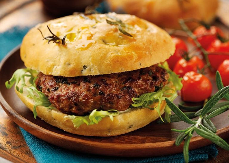 THE IDEAL RECIPE FOR MOROCCAN LAMB BURGERS WITH ROSEMARY FOCACCIA