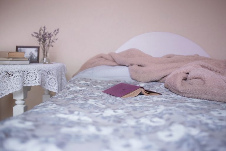 TEN IDEAL WAYS TO SLEEP MORE SOUNDLY
