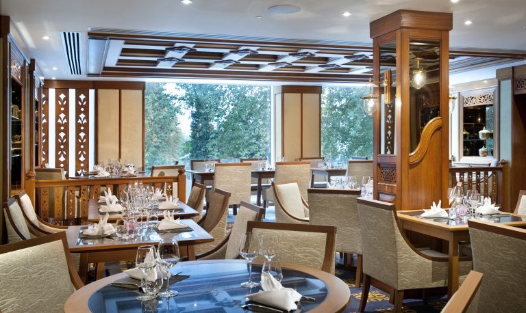 RESTAURANT REVIEW: NIPA THAI, THE IDEAL PLACE FOR ROYAL THAI FOOD