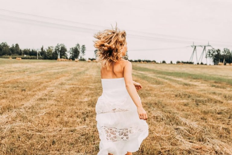 HOW TO GET YOUR IDEAL COUNTRY CHIC WEDDING JUST RIGHT