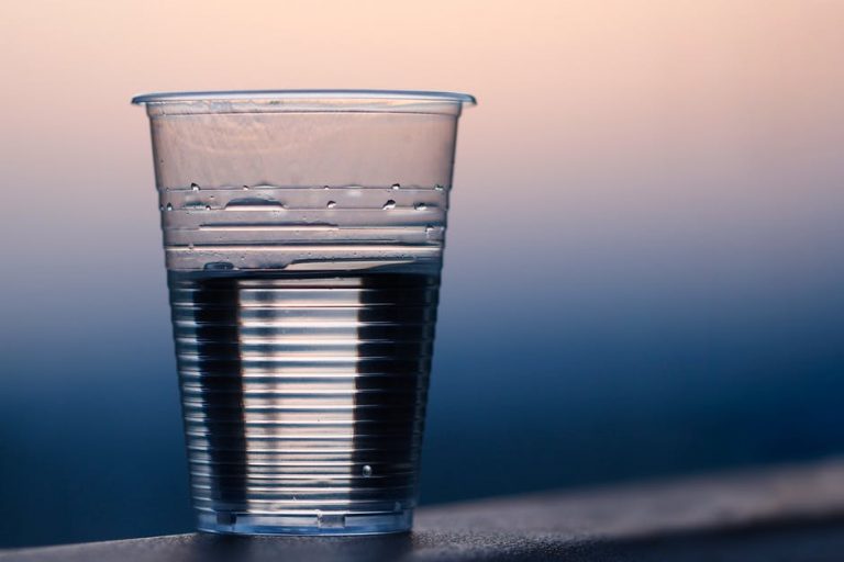 THE IDEAL GUIDE TO: HYDRATION
