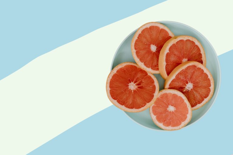 8 IDEAL FOODS TO KEEP YOUR BODY HAPPY AND HYDRATED