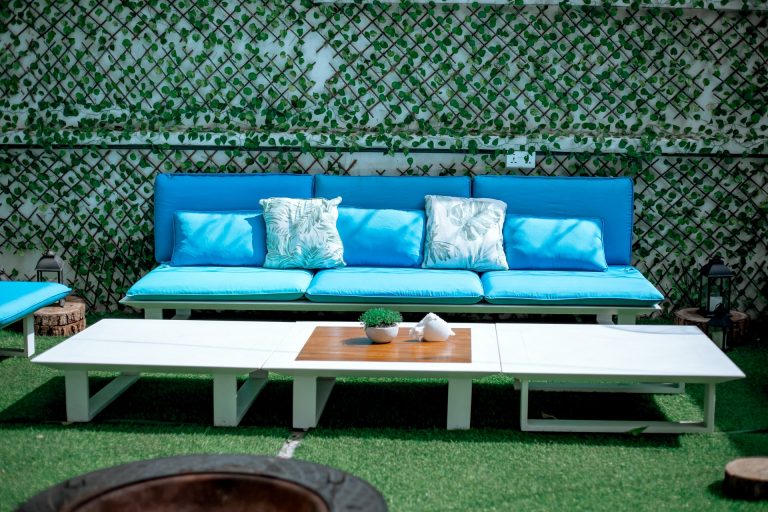 7 IDEAL WAYS TO ADD COLOUR TO YOUR YOUR OUTDOOR SPACE