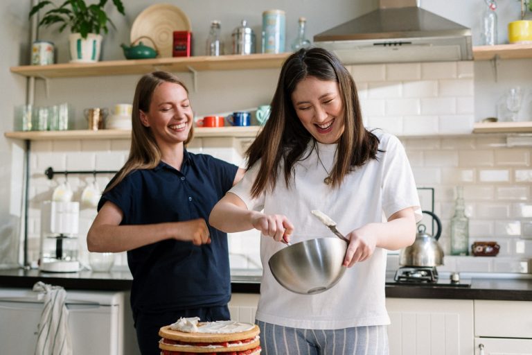 10 IDEAL REASONS WHY EVERYBODY SHOULD SPEND MORE TIME IN THE KITCHEN