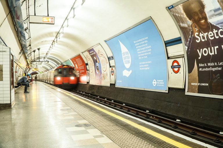 10 IDEAL WAYS TO MAKE YOUR COMMUTE MORE BEARABLE THIS SUMMER