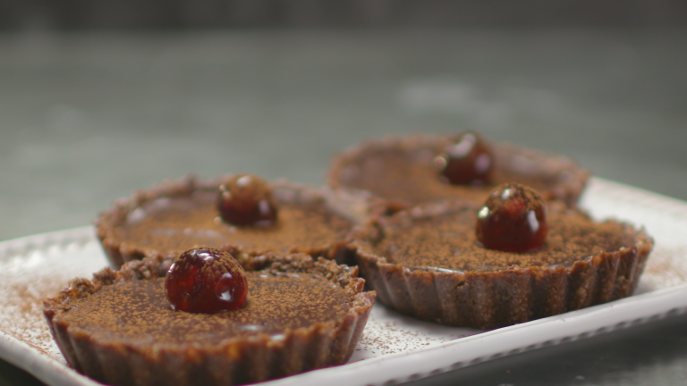 IDEAL FOR A VEGAN CHRISTMAS PUDDING: INDIVIDUAL CHOCOLATE CHERRY TARTS