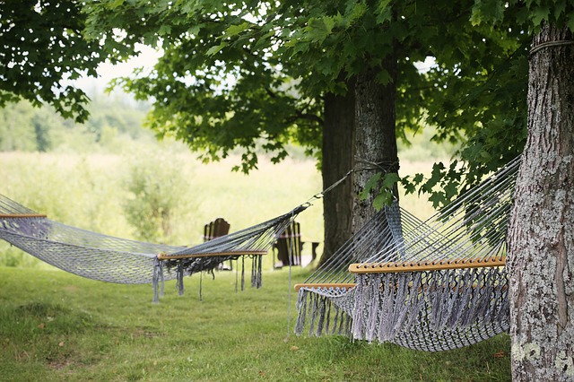 7 IDEAL WAYS TO GIVE YOUR GARDEN A ROMANTIC MAKEOVER