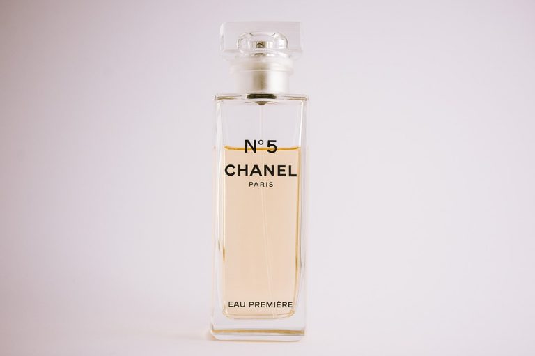 5 IDEAL PERFUME FRAGRANCES  WITH A TIMELESS APPEAL