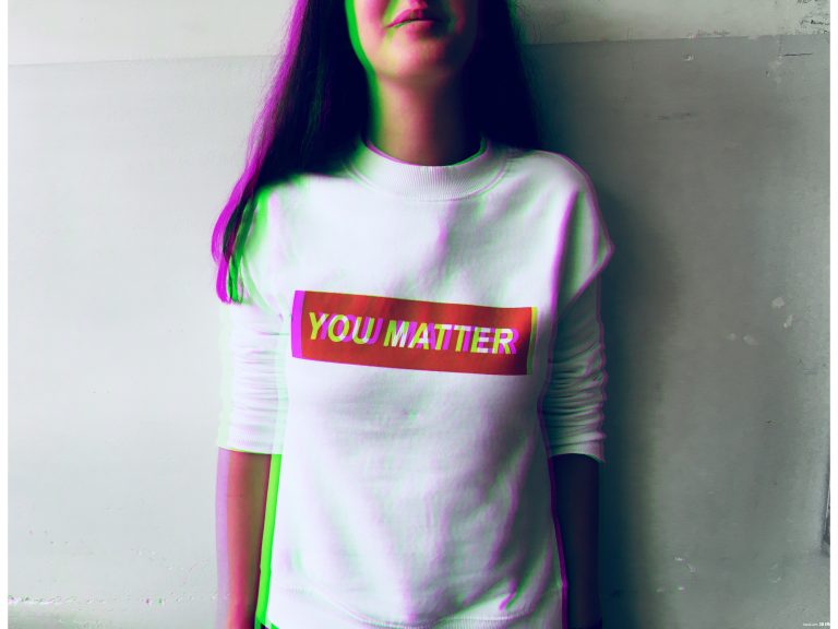 5 IDEAL REASONS TO WEAR A SLOGAN T-SHIRT