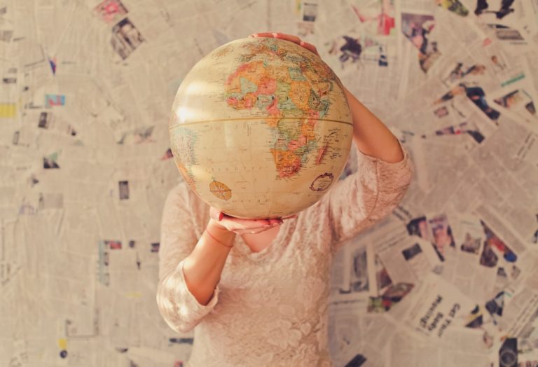 5 IDEAL WAYS TO MAKE MONEY WHILE TRAVELLING