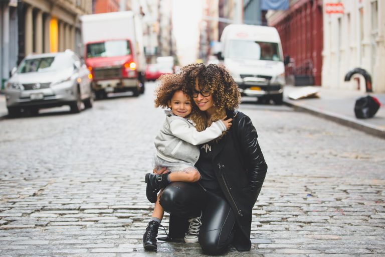 5 IDEAL EXERCISES YOU CAN DO ON THE SCHOOL RUN