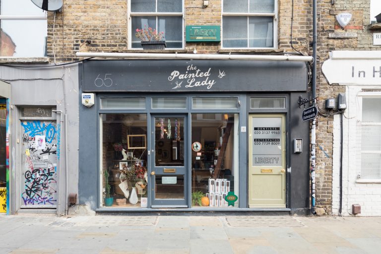 SALON SPY: THE PAINTED LADY, THE IDEAL PLACE TO INDULGE IN SOME RETRO GLAMOUR