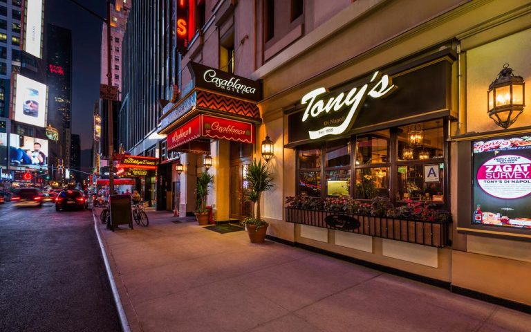 REVIEW: HOTEL CASABLANCA NEW YORK – THE IDEAL PLACE TO STAY IN THE HEART OF TIMES SQUARE