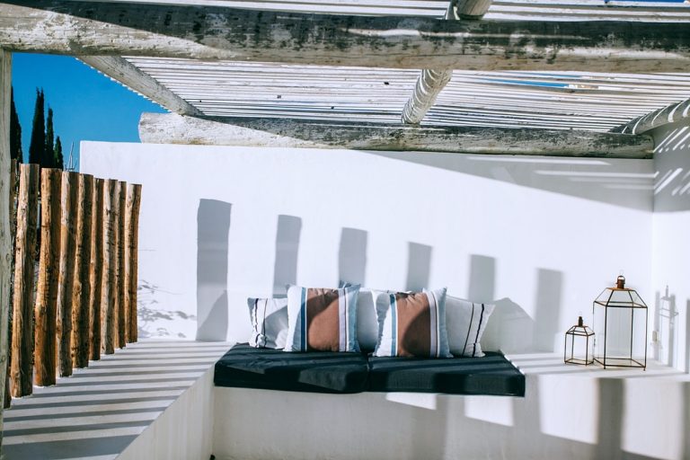 5 IDEAL WAYS OF TRANSFORMING YOUR ROOF TERRACE INTO A HANG-OUT HAVEN