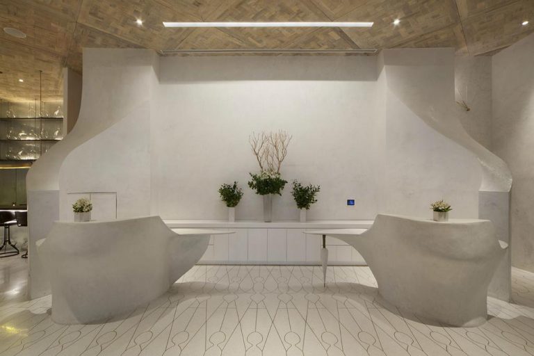 HOTEL REVIEW: THE MARMARA, PARK AVENUE, NEW YORK – THE IDEAL PLACE TO SEE MIDTOWN IN MINIMALIST MONOCHROME