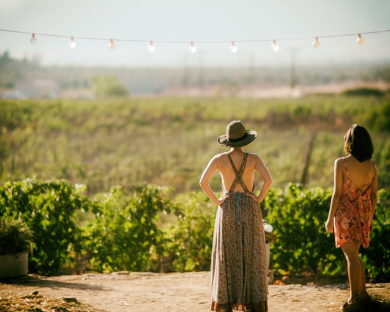 THE IDEAL STYLE GUIDE FOR SUMMER EVENTS