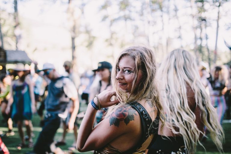 7 IDEAL FESTIVAL HAIR TIPS