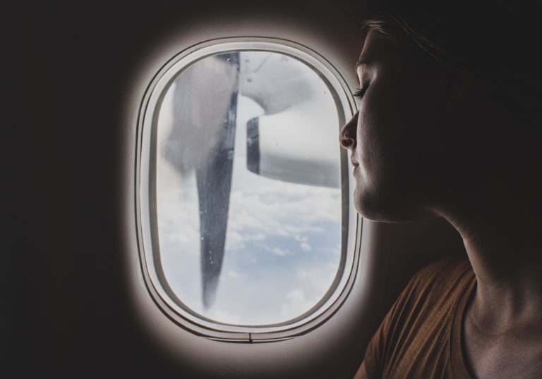 7 IDEAL TIPS FOR SLEEPING ON THE PLANE