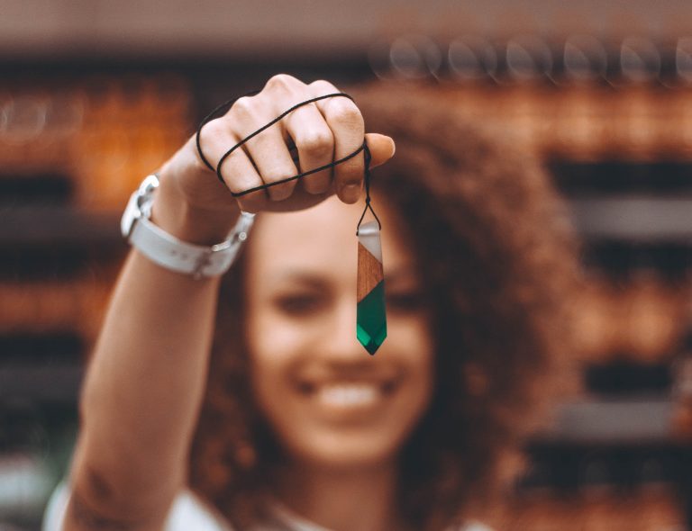 4 TYPES OF JEWELLERY IDEAL FOR HEALING (INCLUDING A SEVEN STONE CHAKRA BRACELET)