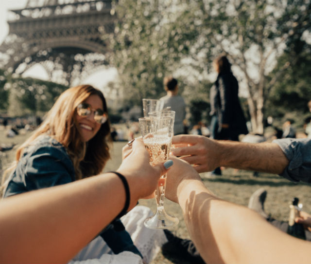 4 IDEAL REASONS CHAMPAGNE IS SUITABLE FOR EVERY OCCASION