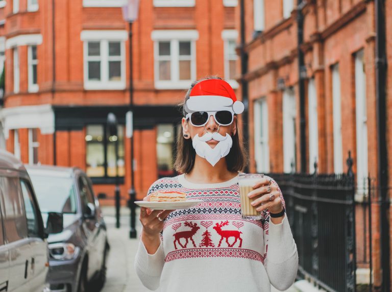 8 IDEAL TASKS TO DO IN SUMMER FOR A STRESS-FREE CHRISTMAS