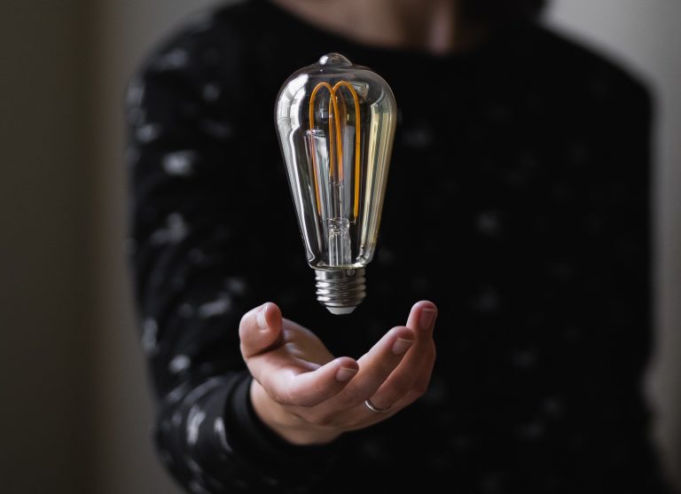 4 IDEAL REASONS TO BE MINDFUL AND SWITCH YOUR LIGHTS OFF