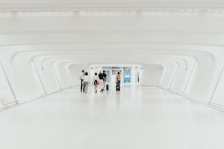 7 IDEAL WAYS TO KILL TIME AT THE AIRPORT