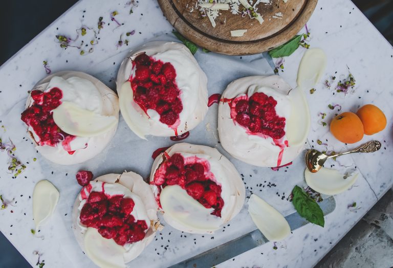 THE IDEAL RECIPE FOR MIGHTY MERINGUES