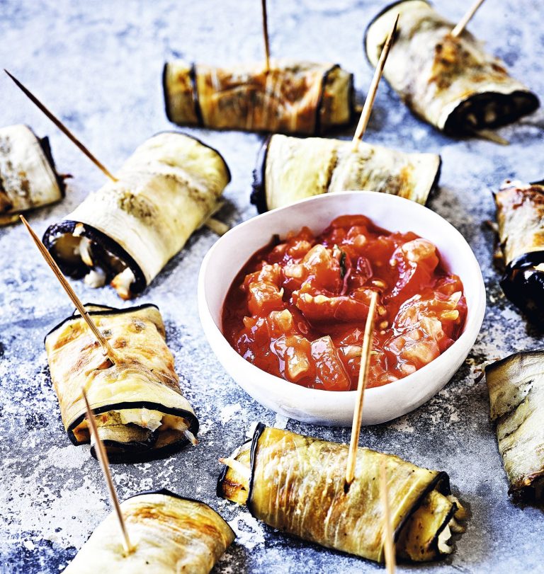 IDEAL FOR YOUR CHRISTMAS PARTY: AUBERGINE & HALLOUMI