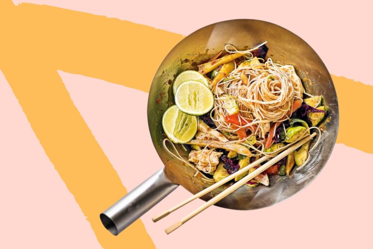 Ideal For Your Christmas Leftovers: Peppery Turkey & Vegetable Stir-Fry