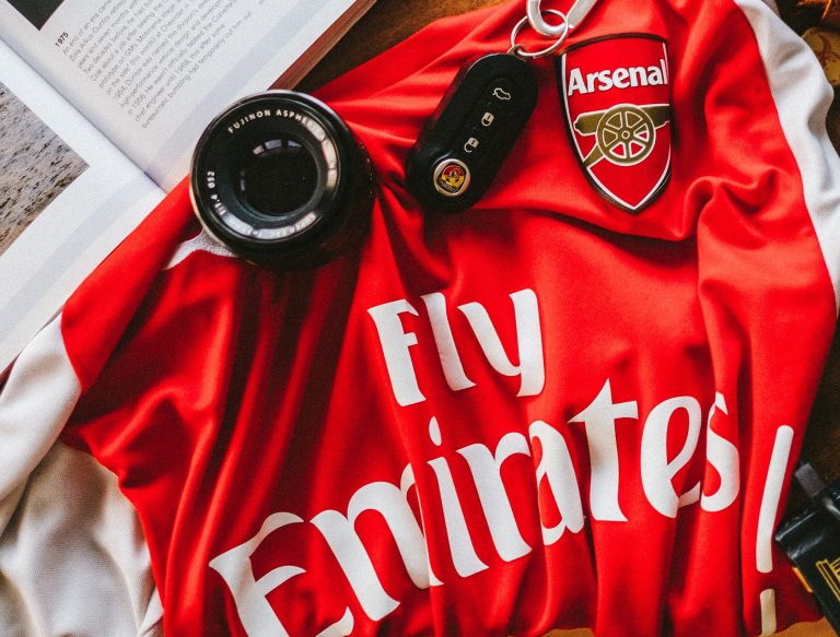 THE IDEAL GUIDE TO COLLECTING FOOTBALL PROGRAMMES
