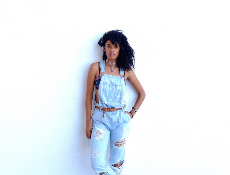 4 IDEAL TIPS FOR PERFECTING THAT NINETIES LOOK