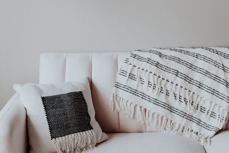 5 IDEAL TIPS FOR A RELAXING LIVING ROOM