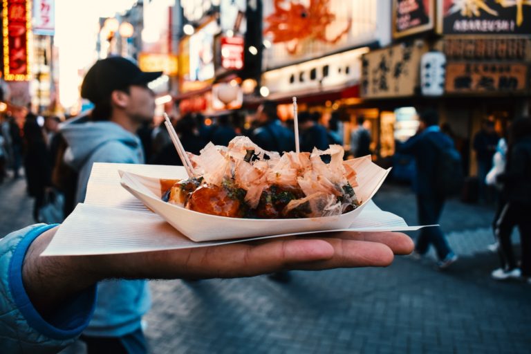 5 IDEAL TIPS FOR FOODIE FINDS ABROAD