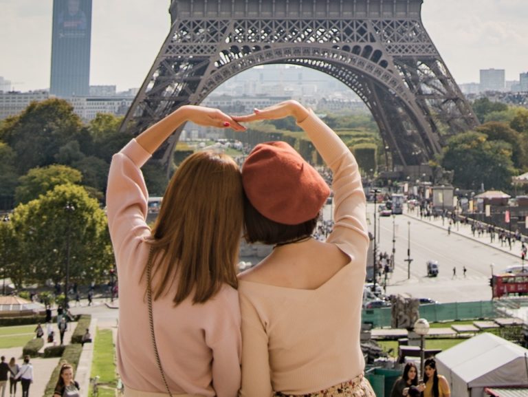 5 IDEAL WAYS TO MANAGE YOUR MONEY WHILE TRAVELLING
