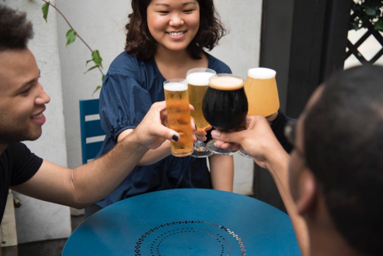 THE IDEAL GUIDE TO STARTING A MICROBREWERY
