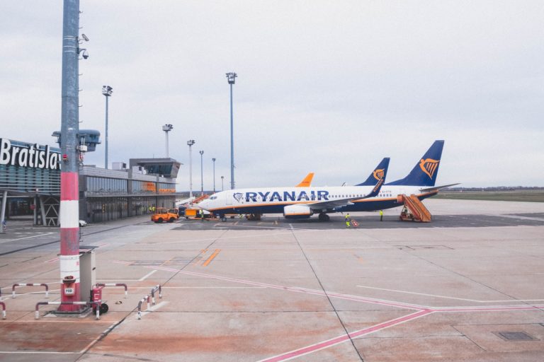 5 IDEAL APPS TO MAKE YOUR NEXT FLIGHT MORE FUN