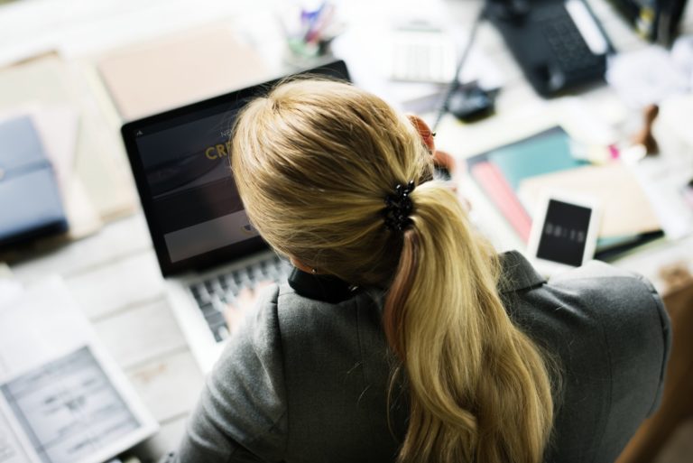 5 IDEAL REASONS TO INVEST IN JOB MANAGEMENT SOFTWARE