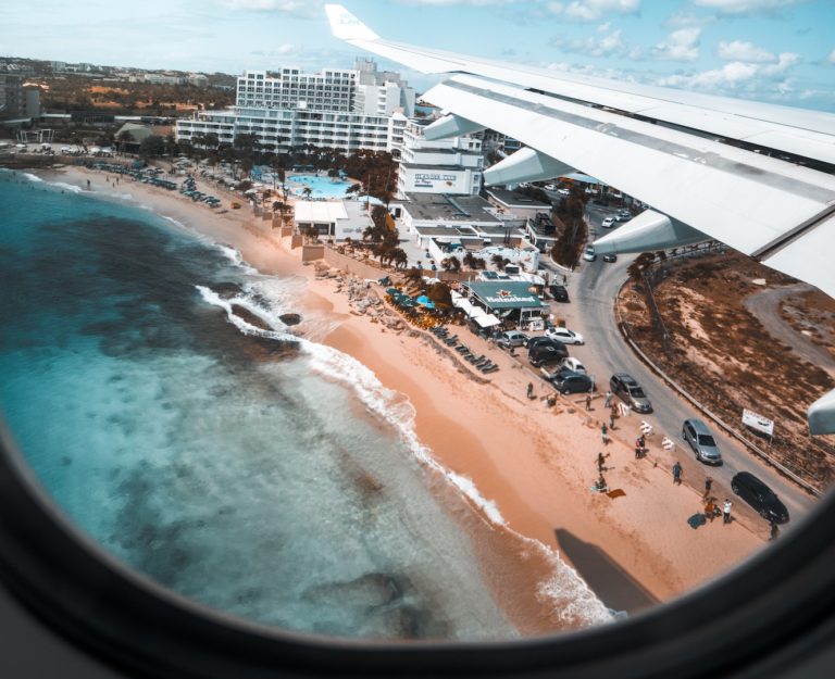 7 IDEAL WAYS TO MAKE YOUR NEXT FLIGHT STRESS FREE