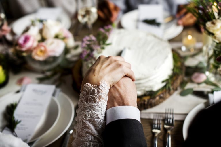 4 IDEAL REASONS TO HOST YOUR WEDDING AT A PUB 