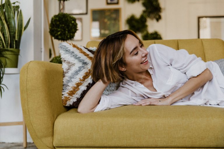 5 IDEAL REASONS TO INVEST IN AN INDOOR PLANT TODAY