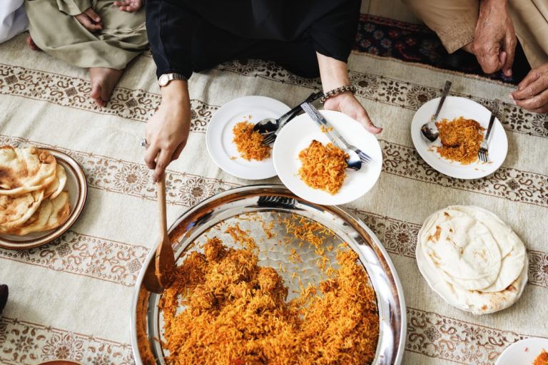 6 IDEAL DISHES TO TRY WHEN TRAVELLING TO THE UAE 