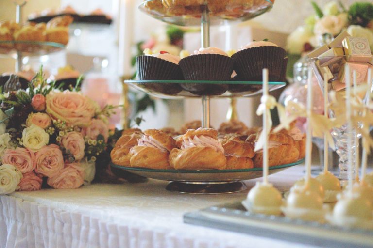 7 IDEAL TIPS FOR THROWING THE PERFECT AFTERNOON TEA PARTY