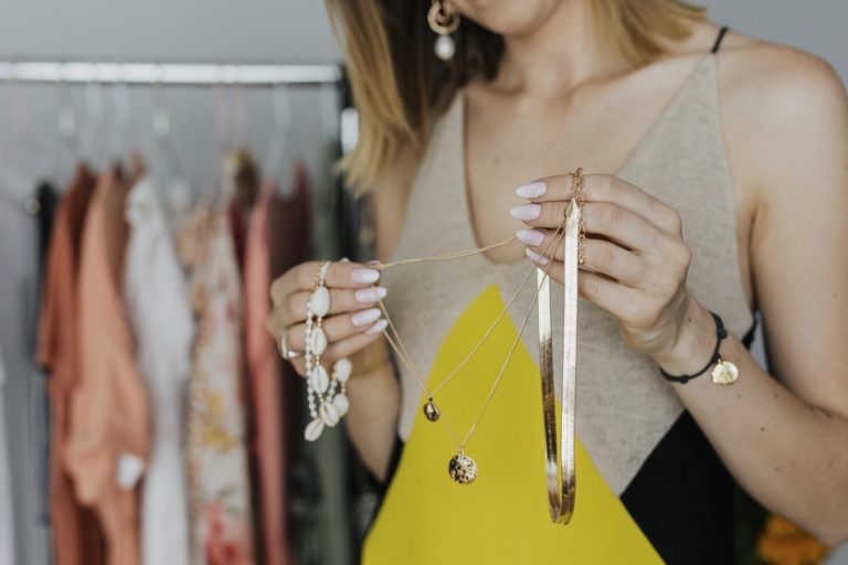 4 IDEAL TIPS FOR STOWING AWAY YOUR SEASONAL SUMMER WARDROBE