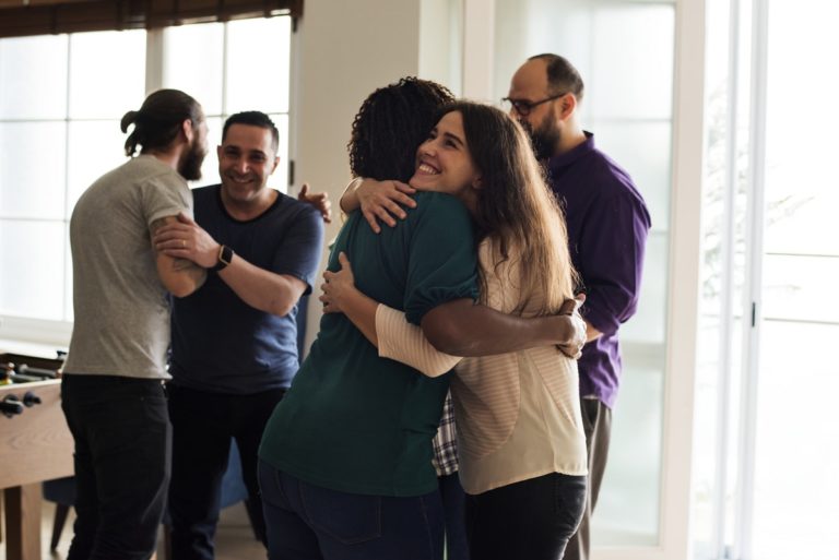 5 IDEAL WAYS TO TURN YOUR HOUSE INTO A SOCIAL HUB