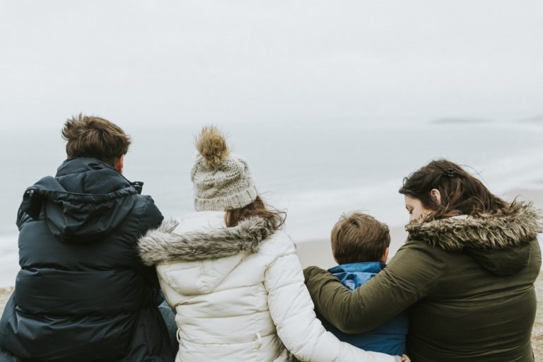 4 IDEAL WAYS TO SPEND MORE TIME OUTDOORS WITH YOUR KIDS THIS WINTER