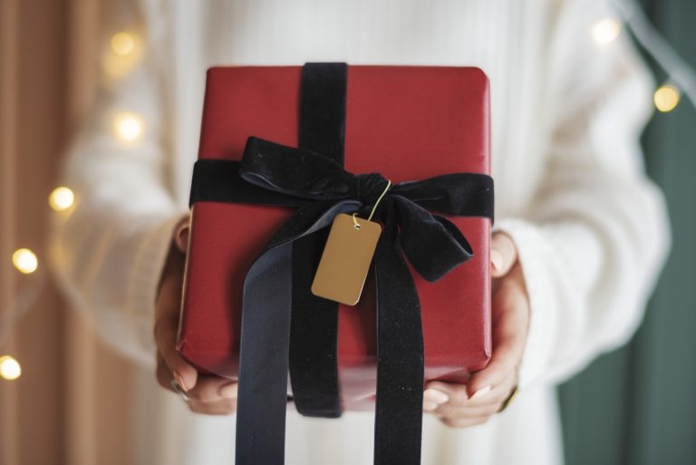 5 IDEAL WAYS TO SAVE MONEY ON YOUR FESTIVE SHOPPING